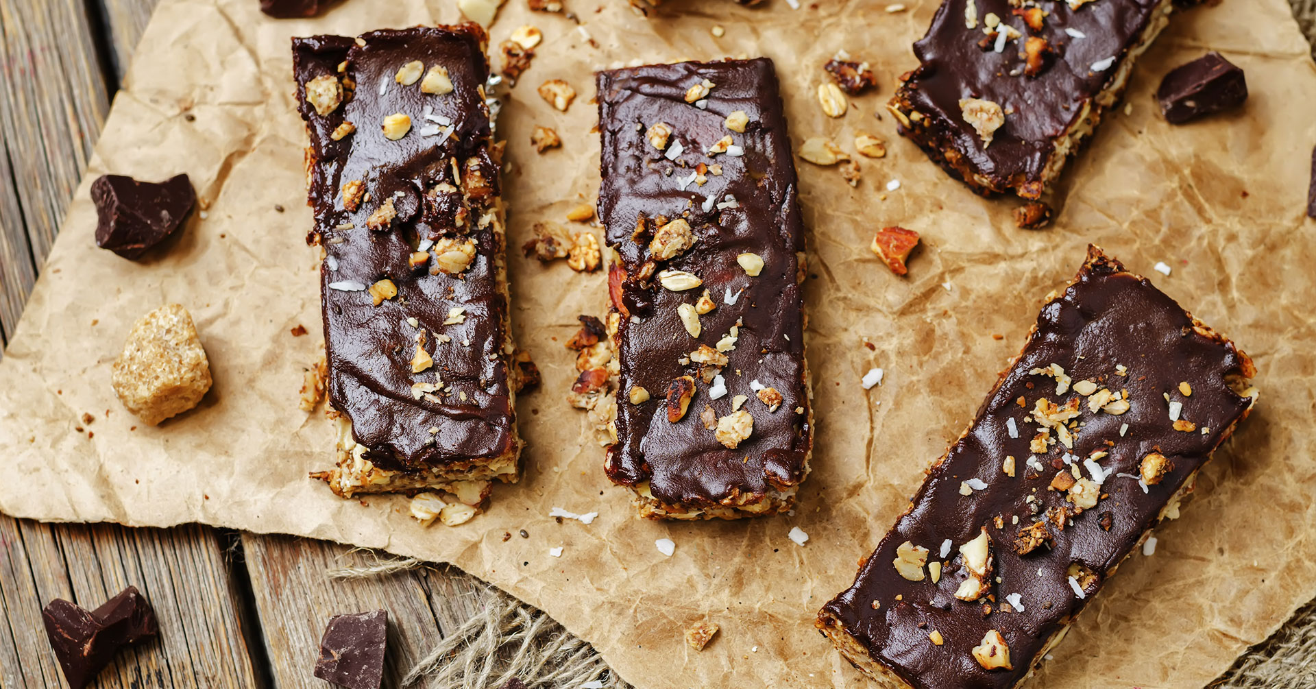 Barritas con nueces, avena y chocolate