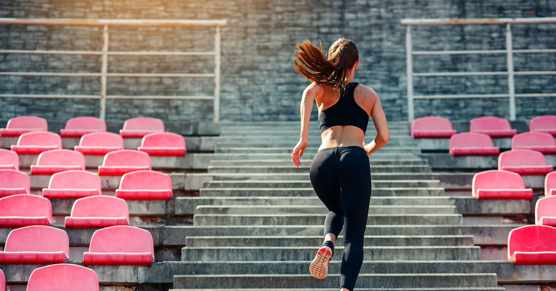 5 ejercicios en escaleras para tonificar tu cuerpo