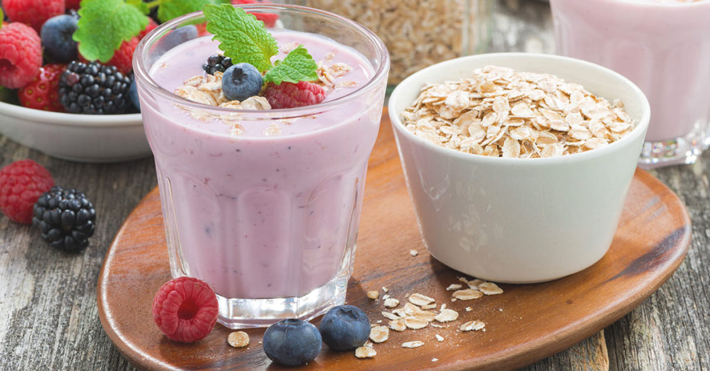 Imagen batido de moras, avena y yoghurt